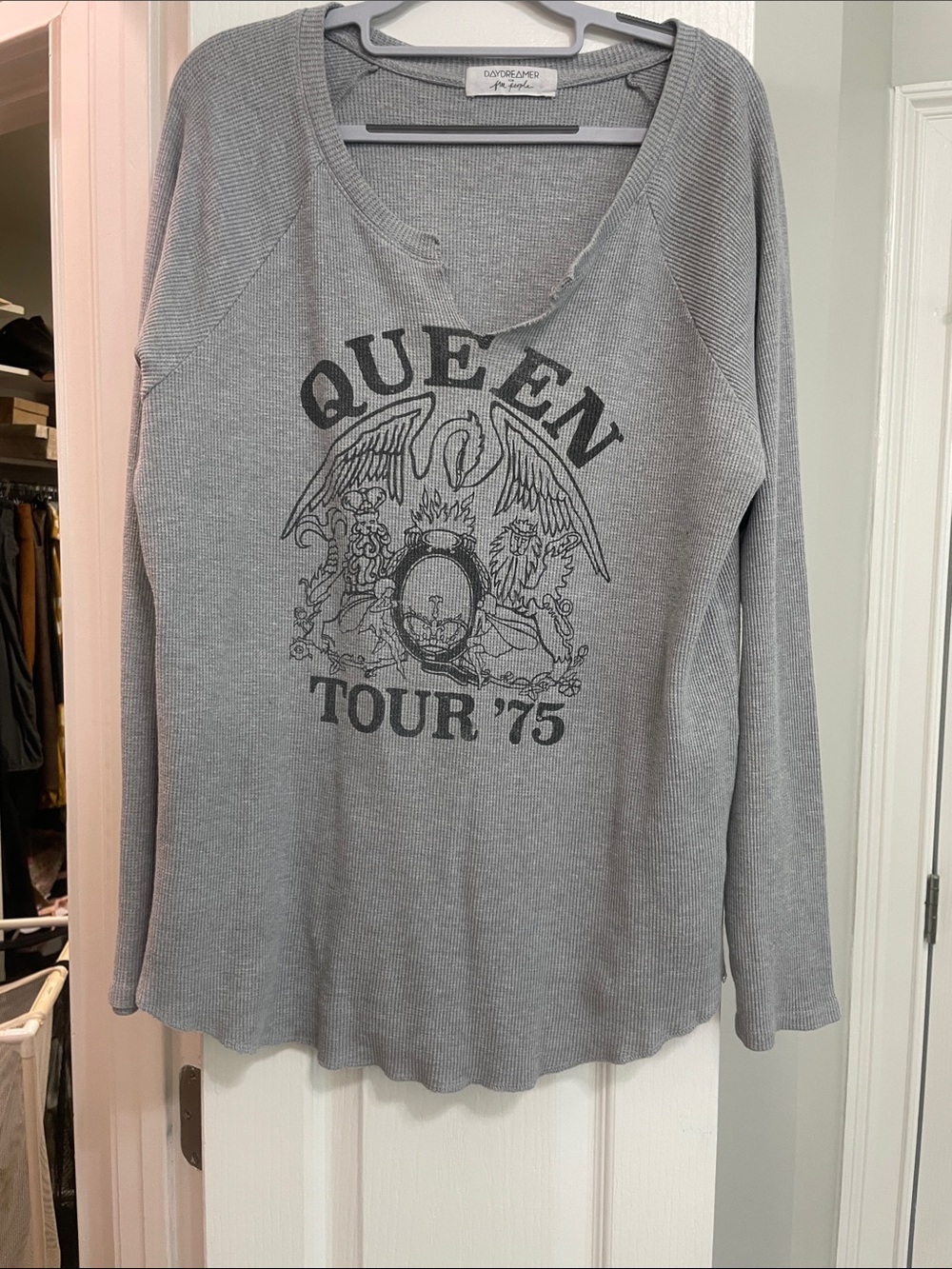 Daydreamer Grey Queen Tour '75 Waffle-Knit Long Sleeve